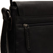 
Pohled na podšívku Showing Dedicated Padded Laptop Sleeve & Multi-Compartment Organization
