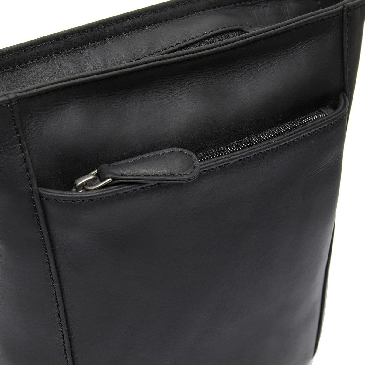 
Fintona Kožená crossbody taška - Strukturovaný boční profil ukazující hloubku a kapacitu