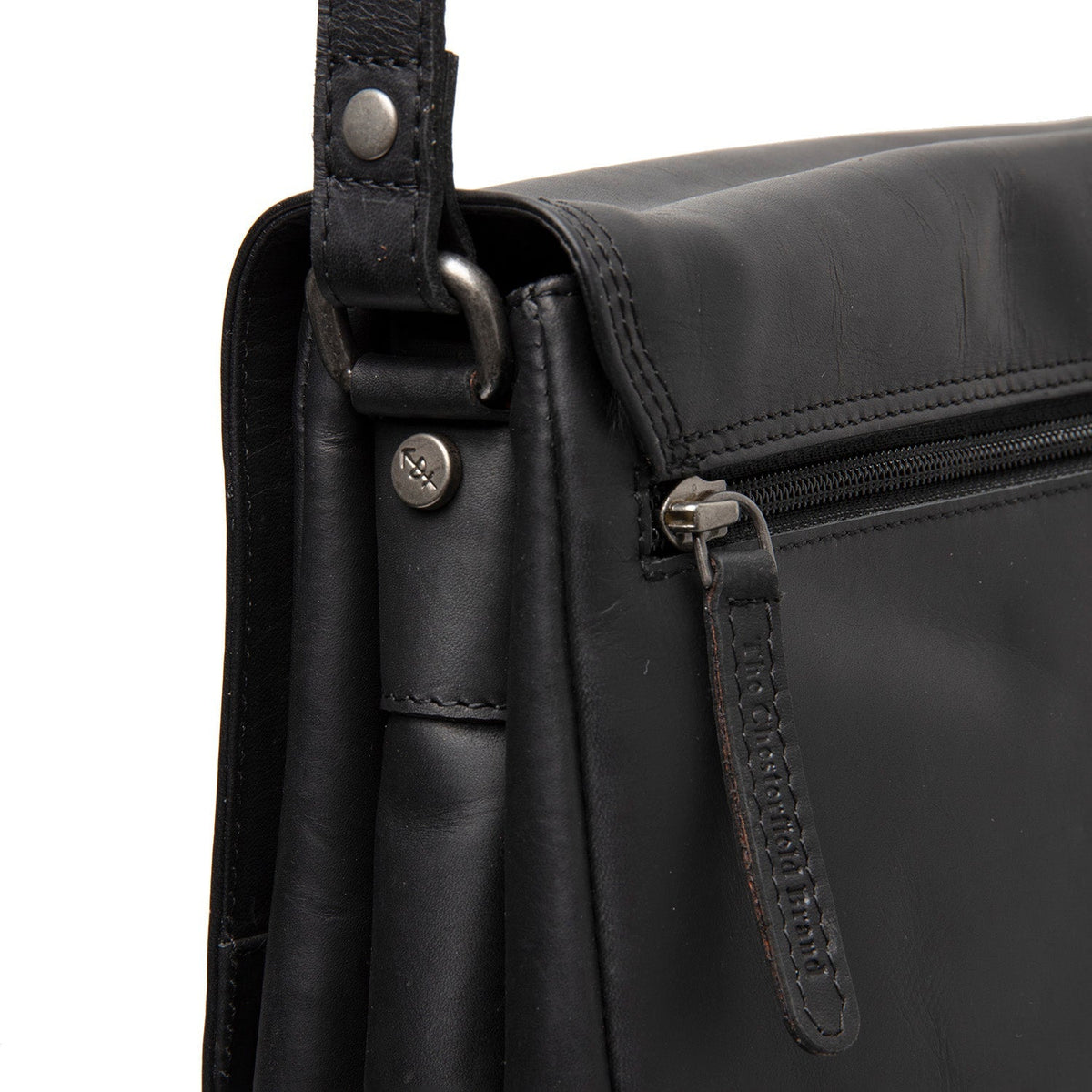 
Pohled na podšívku Showing Dedicated Padded Laptop Sleeve & Multi-Compartment Organization