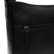 
Pohled na podšívku Showing Dedicated Padded Laptop Sleeve & Multi-Compartment Organization