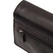 
Pohled na podšívku Showing Dedicated Padded Laptop Sleeve & Multi-Compartment Organization