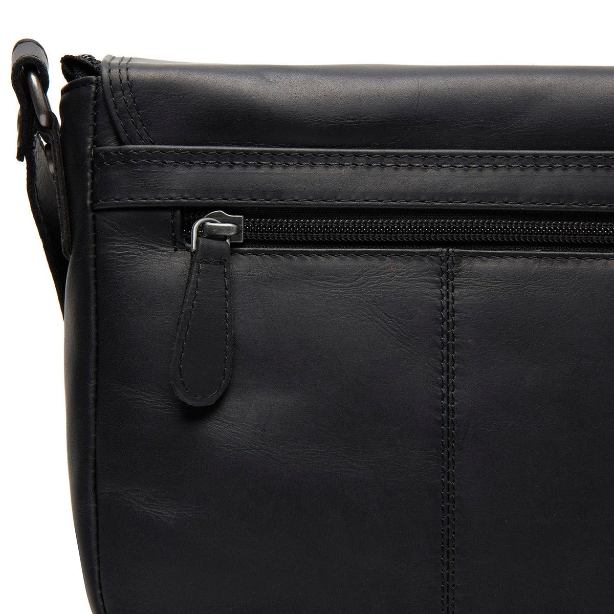 
Pohled na podšívku Showing Dedicated Padded Laptop Sleeve & Multi-Compartment Organization