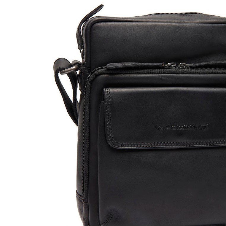 
Montira Kožená crossbody taška - Strukturovaný boční profil ukazující hloubku a kapacitu