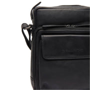 
Montira Kožená crossbody taška - Strukturovaný boční profil ukazující hloubku a kapacitu
