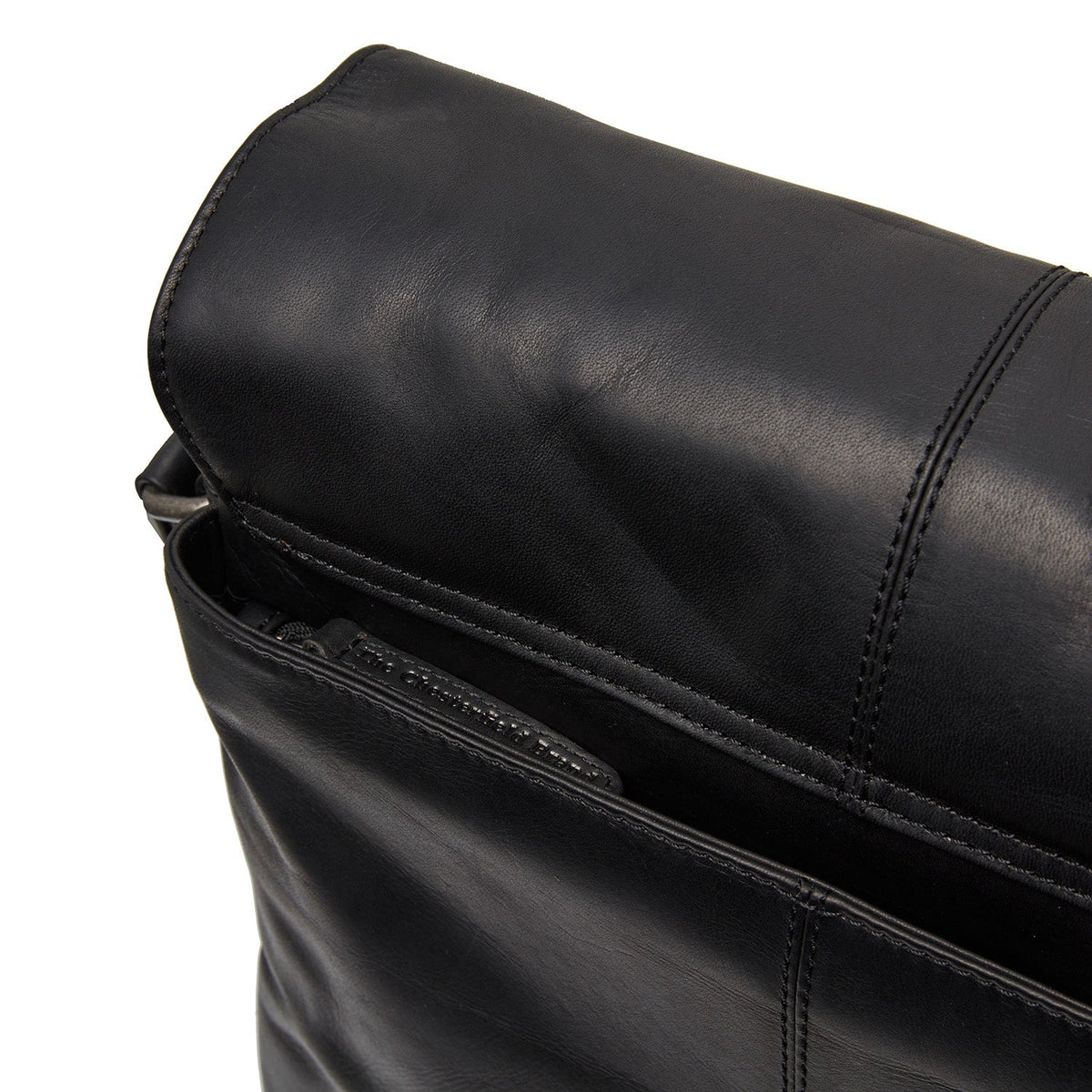 
Pohled na podšívku Showing Dedicated Padded Laptop Sleeve & Multi-Compartment Organization