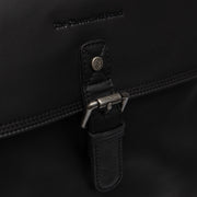 
Pohled na podšívku Showing Dedicated Padded Laptop Sleeve & Multi-Compartment Organization