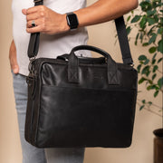 
Classic 100% Full-Grain leather Briefcase - Zadní pohled se zesílenými koženými popruhy