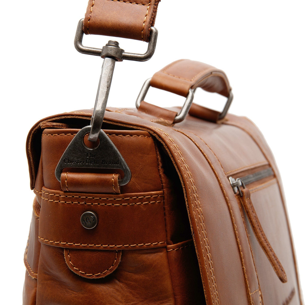 Pohled na podšívku Showing Dedicated Padded Laptop Sleeve & Multi-Compartment Organization