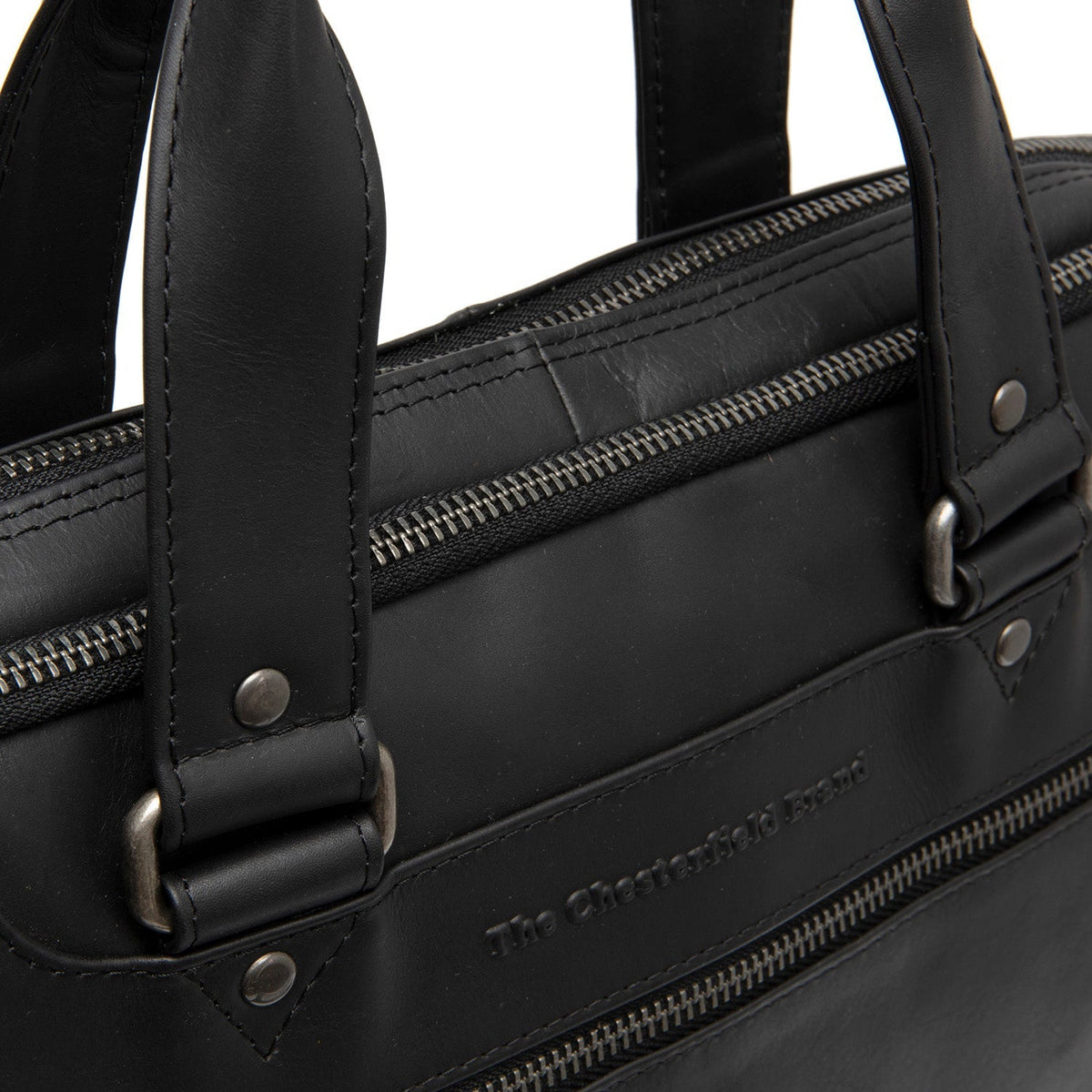 
Pohled na podšívku Showing Dedicated Padded Laptop Sleeve & Multi-Compartment Organization