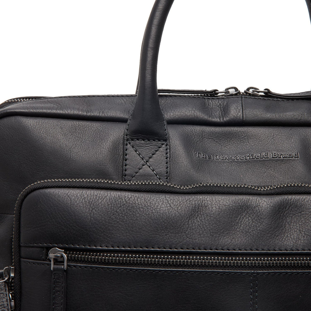 
Pohled na podšívku Showing Dedicated Padded Laptop Sleeve & Multi-Compartment Organization