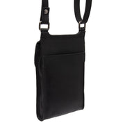 
Tailored Rib Cuffs & Hem Craftsmanship Construction Detail on Nebra Pravá plnolícová kůže Phone Bag