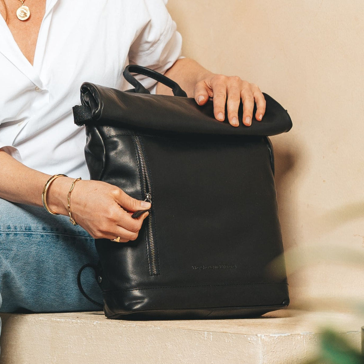 
Classic 100% Full-Grain leather Backpack - Zadní pohled se zesílenými koženými popruhy