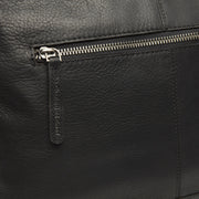
Pohled na podšívku Showing Dedicated Padded Laptop Sleeve & Multi-Compartment Organization