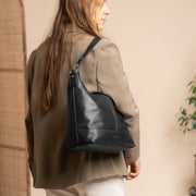 
Classic 100% Full-Grain leather Bag - Zadní pohled se zesílenými koženými popruhy