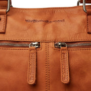 
Pohled na podšívku Showing Dedicated Padded Laptop Sleeve & Multi-Compartment Organization