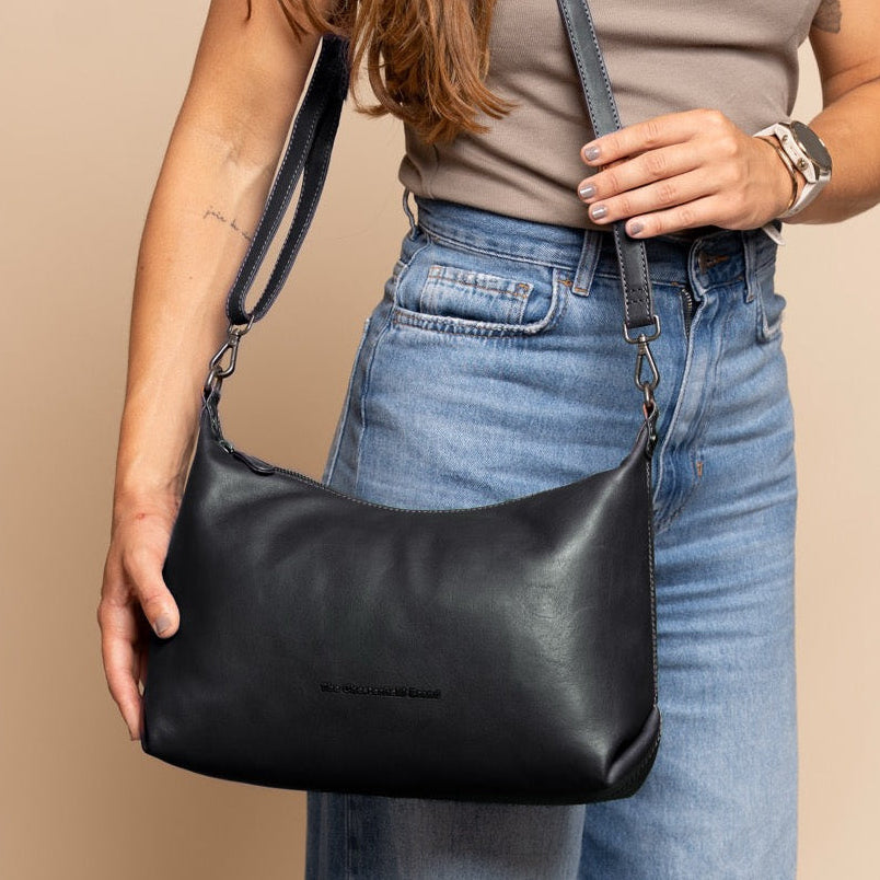 Skara Full-Grain Leather Shoulder Bag dámská