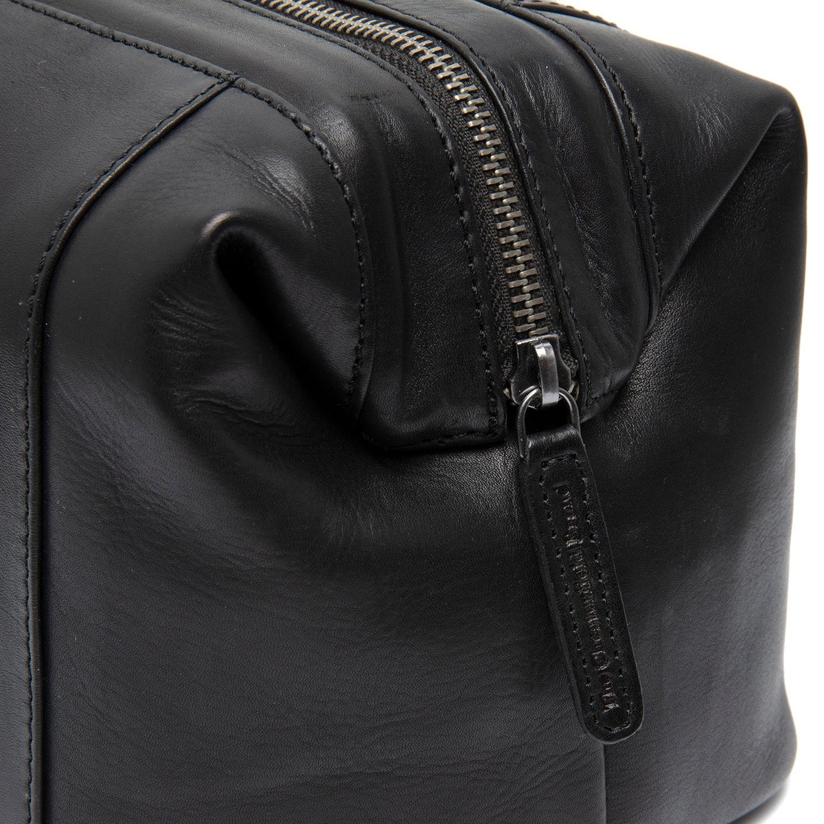 
Pohled na podšívku Showing Quilted Viscose Lining & Dvě funkční vnitřní kapsy