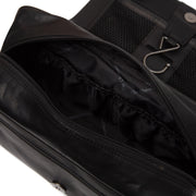 
Pohled na podšívku Showing Quilted Viscose Lining & Dvě funkční vnitřní kapsy