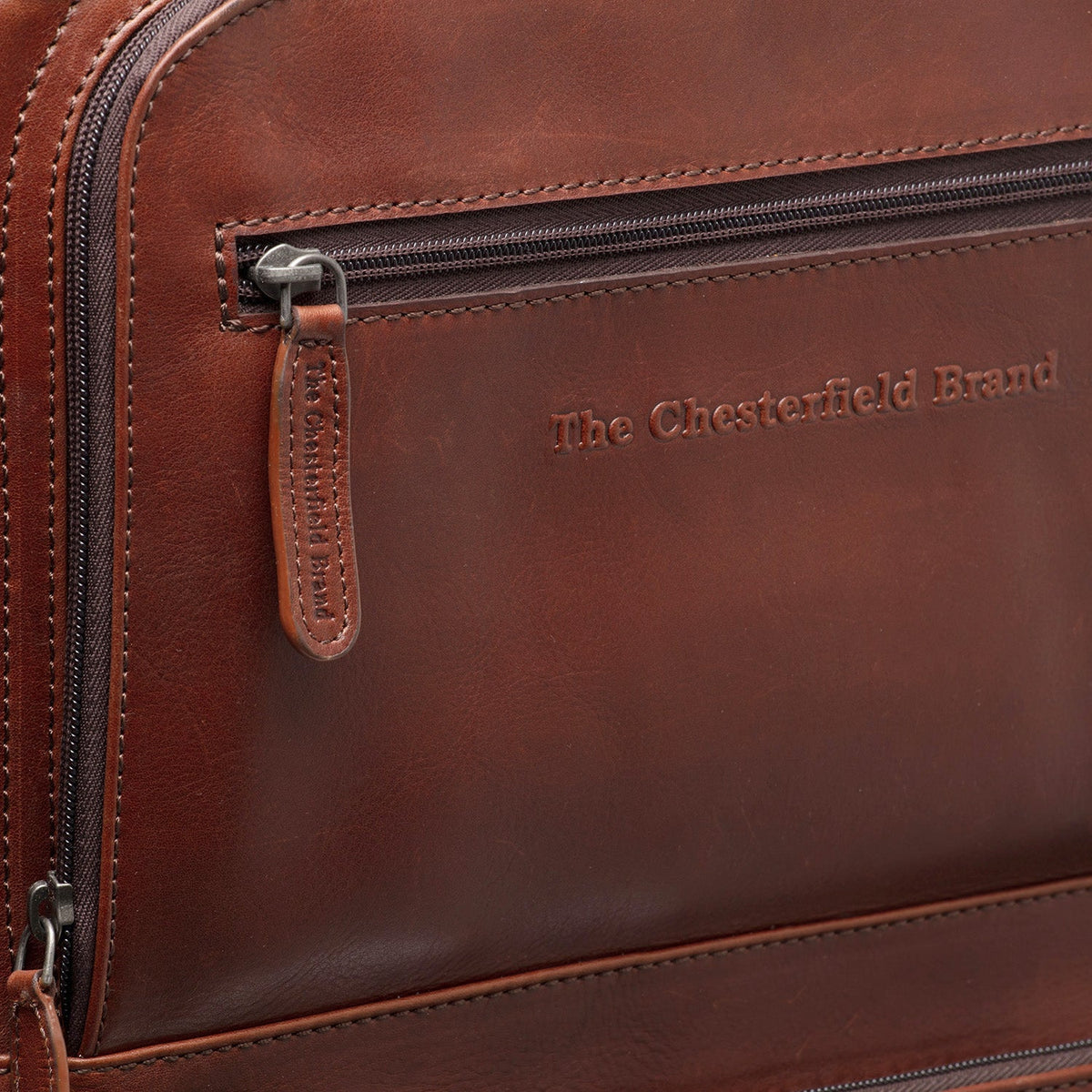 
Detailní pohled of Classic Collar & Heavy-Duty Zipper Hardware on Leather Trolley San Marino pro Dámy pro Dámy