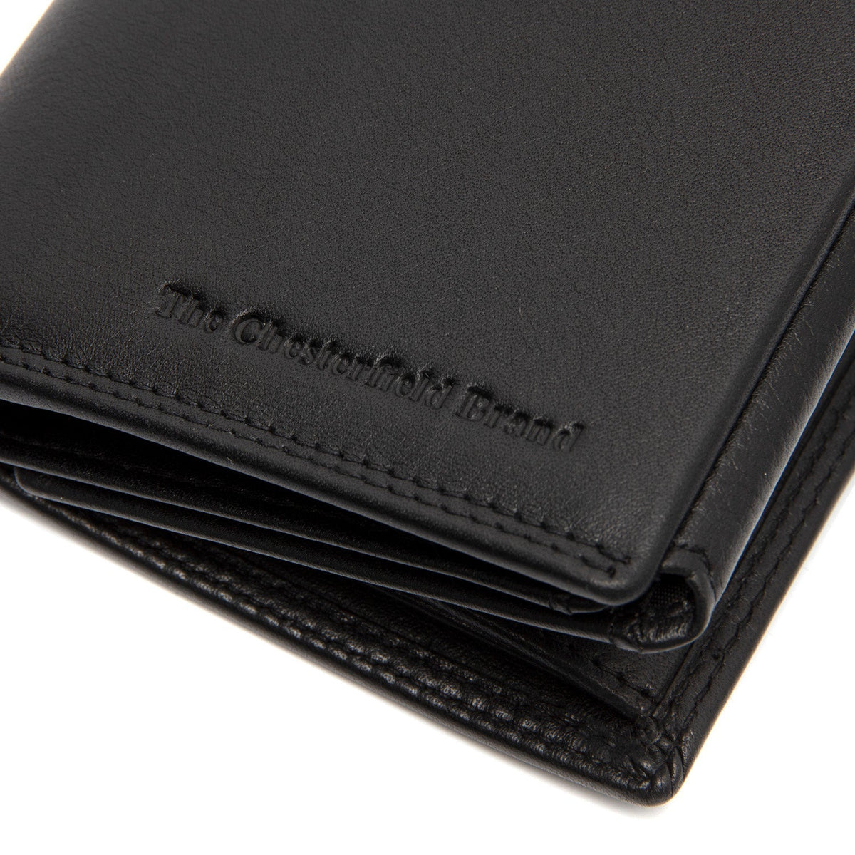 
100% Full-Grain Wax Pull-Up 100% Full-Grain Leather Grain Texture & Handcrafted Patina Detail
