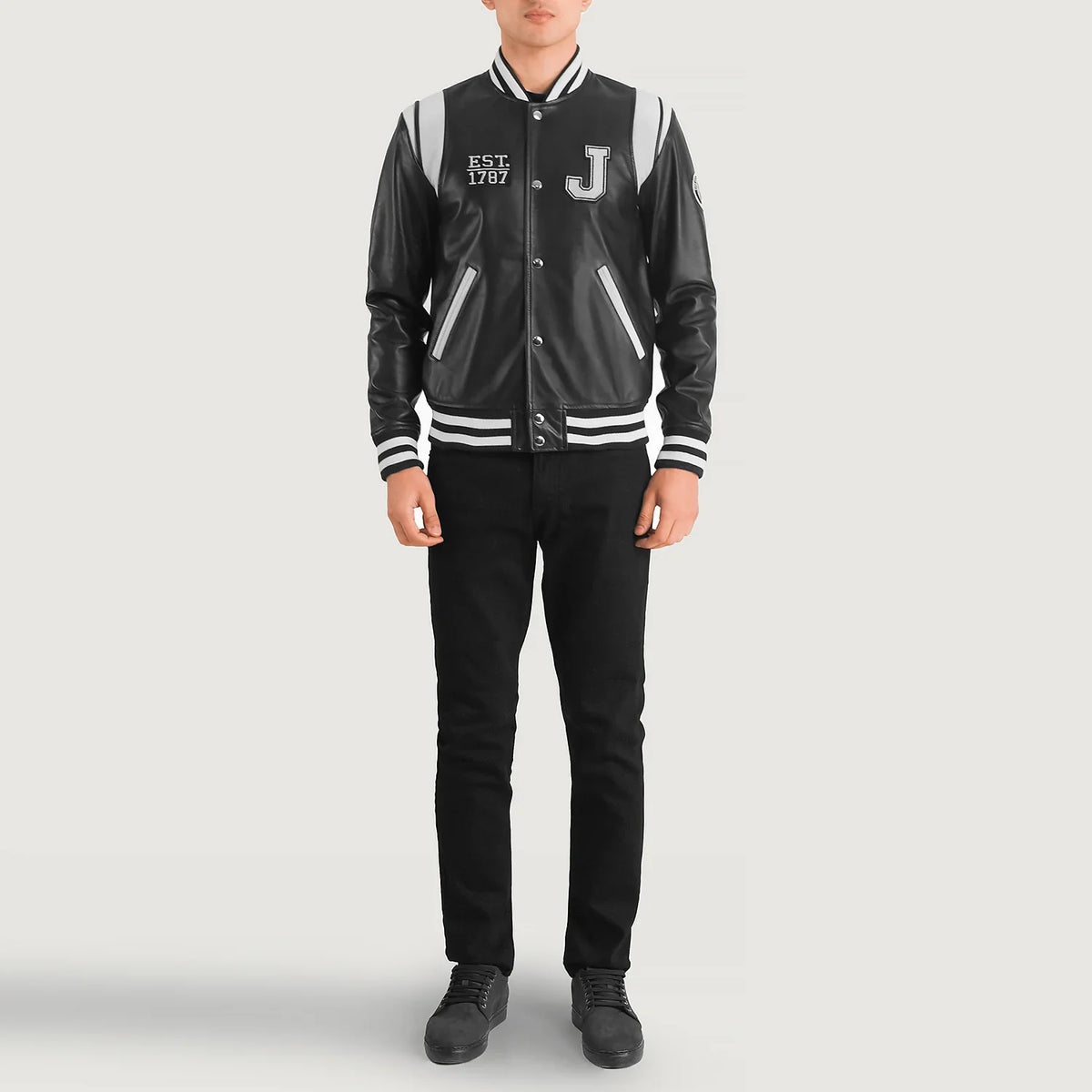 
Liberte New Jersey Černá Leather Varsity Kožená bunda pro Pány - Boční pohled ukazující ergonomický střih rukávů