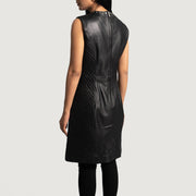 
Luxe Černá Leather Dress pro Dámy - Boční pohled ukazující ergonomický střih rukávů