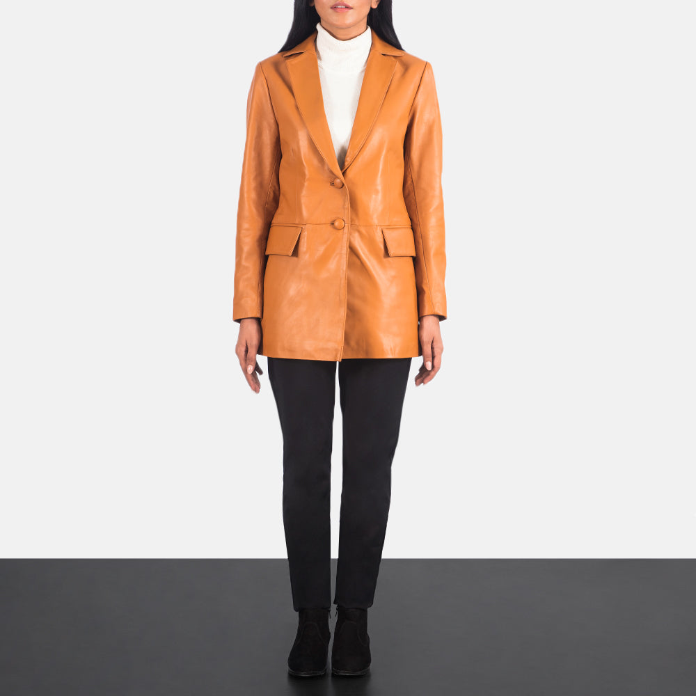 
Marilyn Tan Brown Leather Blazer - Boční pohled ukazující ergonomický střih rukávů