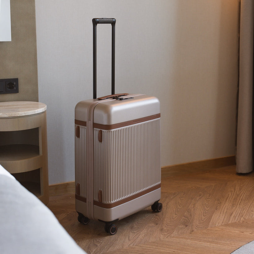 Medium Suitcase Zuna pro Dámy