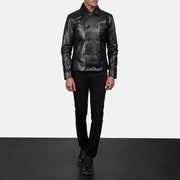 
Mod Černá Leather Peacoat pro Pány - Boční pohled ukazující ergonomický střih rukávů