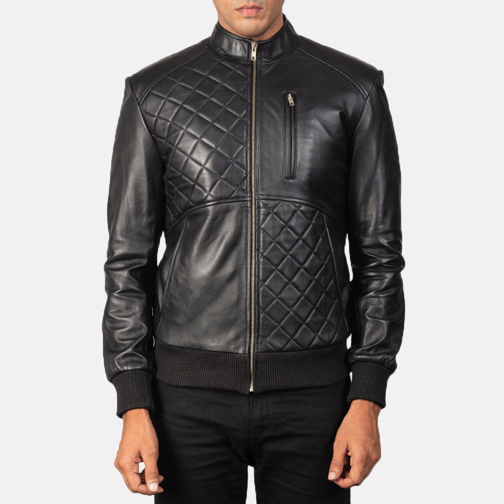 
Detailní pohled of Band & Zipper Hardware on Moda Black Leather Bomber Jacket