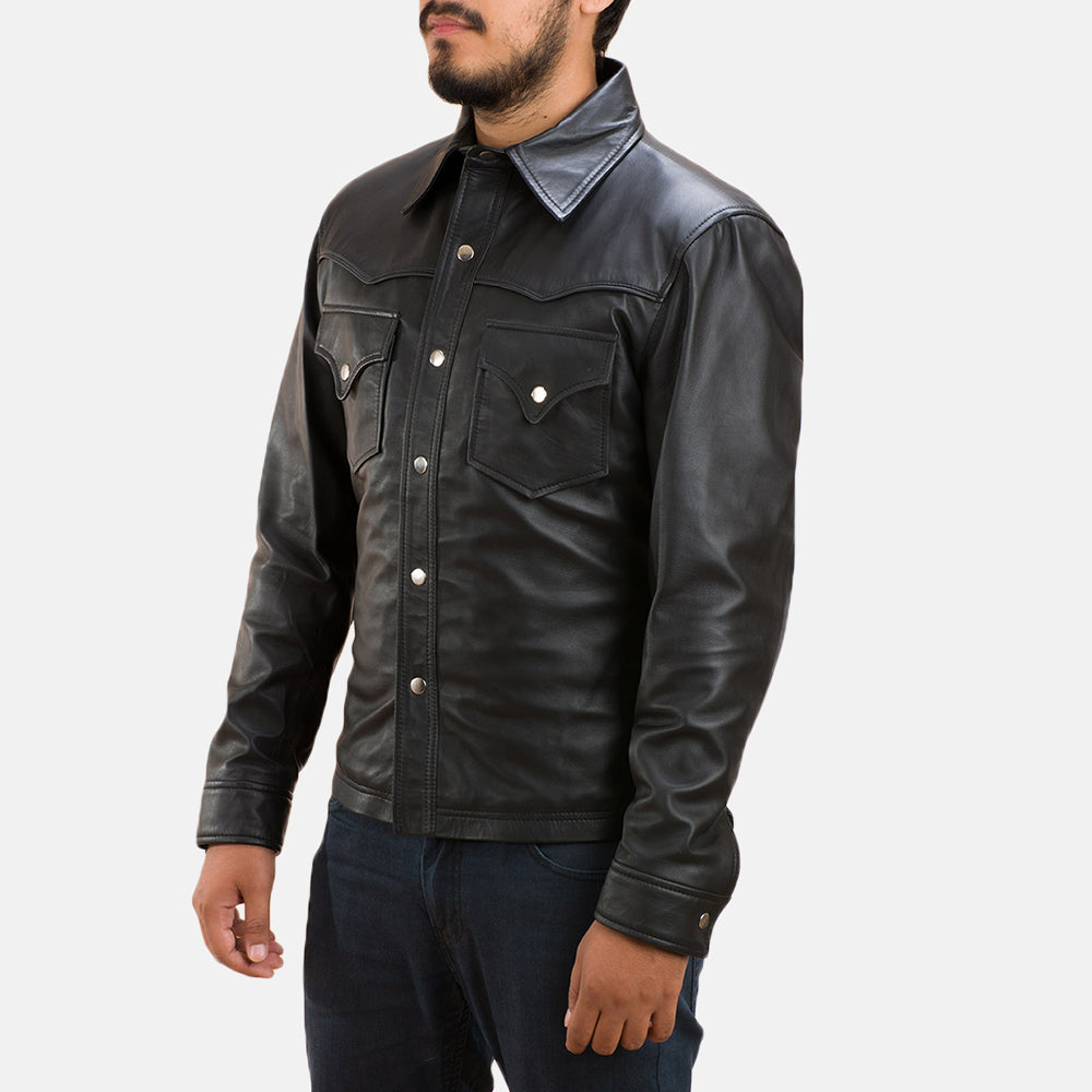 
Ranchson Černá Leather Shirt pro Pány - Boční pohled ukazující ergonomický střih rukávů