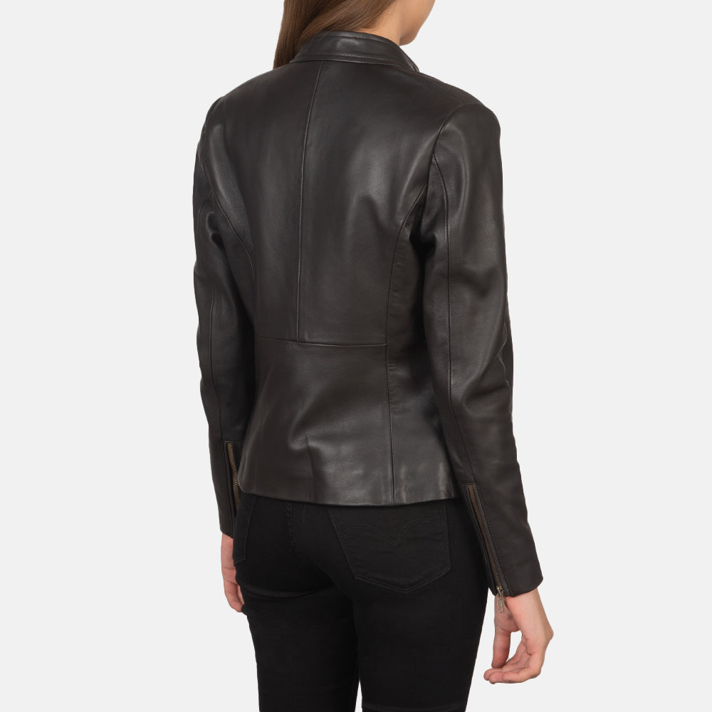 
Detailní pohled na stojáček s patentkou a zipy na Rave Brown Leather Biker Jacket