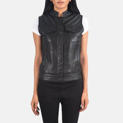 
Rayne Moto Černá Kožená vesta pro Dámy in Black Sheepskin Leather - Přední pohled a přiléhavá silueta | Koupit online