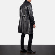 
Royson Černá Leather Duster Kožený kabát pro Pány - Boční pohled ukazující ergonomický střih rukávů