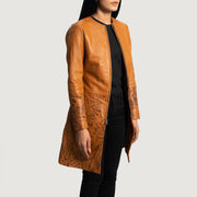 
Tan Brown Sheepskin Dip &Amp; Dye Leather Coat - Zadní pohled s definovanými rameny a čistým lemem