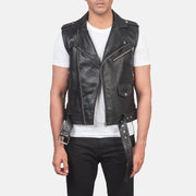 
Sullivan Černá Leather Biker Vest pro Pány in Black Cowhide Leather - Přední pohled a přiléhavá silueta | Koupit online