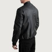 
Pohled na podšívku Showing Quilted Polyester Lining & Dvě funkční vnitřní kapsy