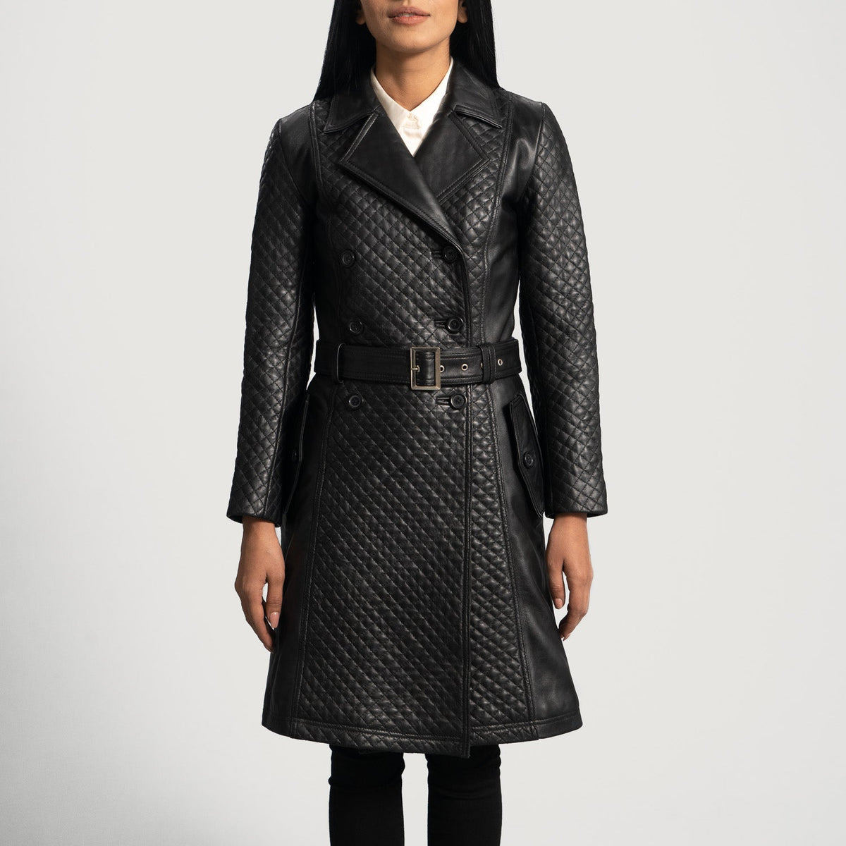 
Sweet Susan Černá Kožený trenčkot pro Dámy in Black Sheepskin Leather - Přední pohled a přiléhavá silueta | Koupit online