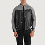 
Terrance Black & Red Leather Varsity Jacket in Black & Red Sheepskin Leather - Přední pohled a přiléhavá silueta | Koupit online