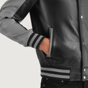
Pohled na podšívku Showing Quilted Polyester Lining & Dvě funkční vnitřní kapsy