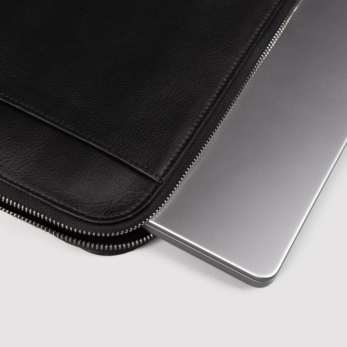 
The Baxter Leather Laptop Sleeve pro Dámy pro Dámy – alternate product view 4