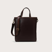 
The Poet Vintage Brown Leather Tote Bag For Men & Women in Vintage Brown Full-Grain Leather - Full Exterior Přední pohled a přiléhavá silueta | Koupit online