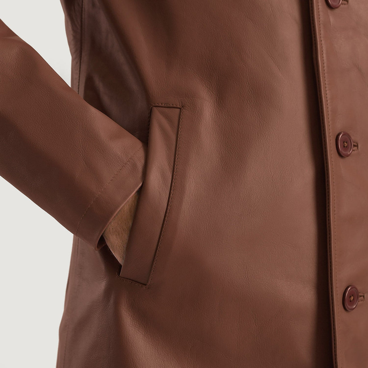 
Pohled na podšívku Showing Quilted Polyester Lining & Dvě funkční vnitřní kapsy