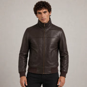 
Dark Hnědá Sheepskin Kožená bomber bunda pro Pány in Dark Brown Authentic Sheepskin &Amp; Shearling - Přední pohled a přiléhavá silueta | Koupit online