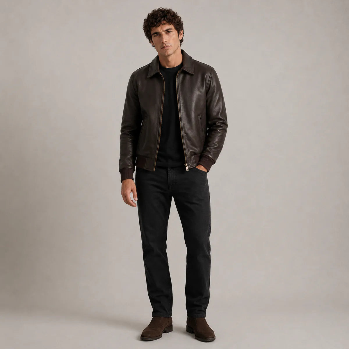 
Dark Hnědá Sheepskin Kožená bomber bunda pro Pány - Boční pohled ukazující ergonomický střih rukávů